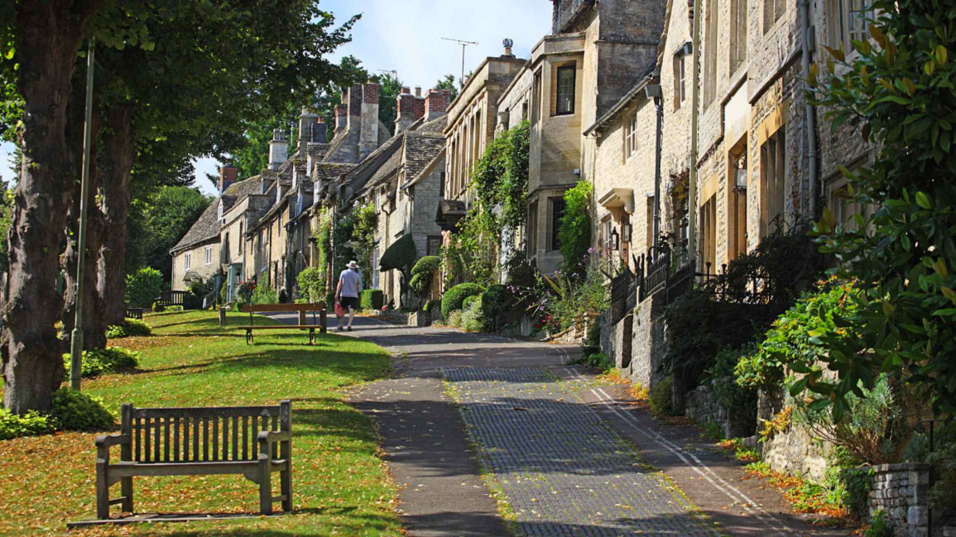 A photo of a hill and old houses in Burford, Oxfordshire