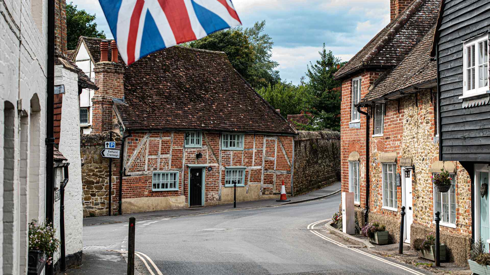 A photo of a road sign in Burford