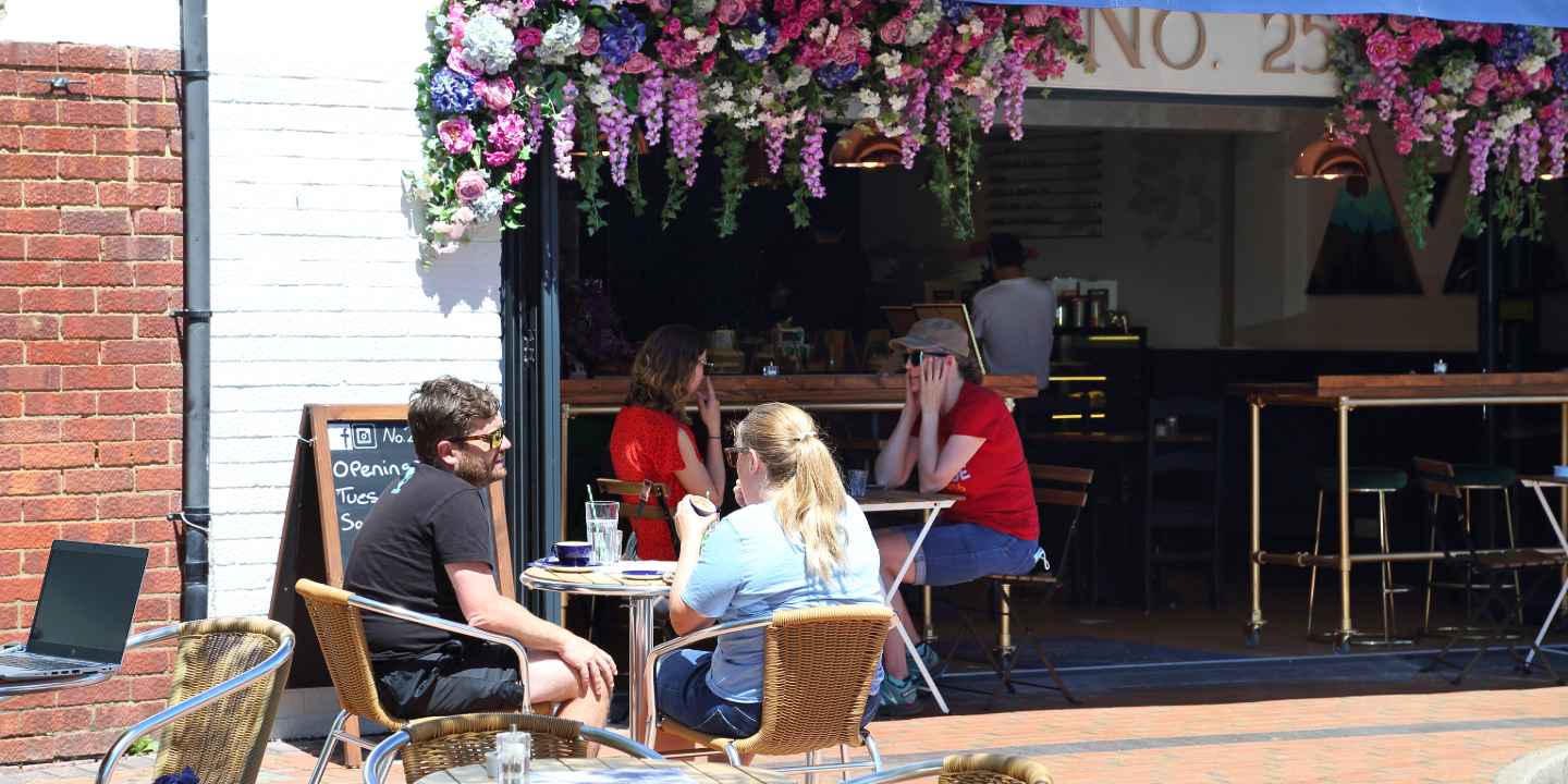 NO.25 cafe in Watlington