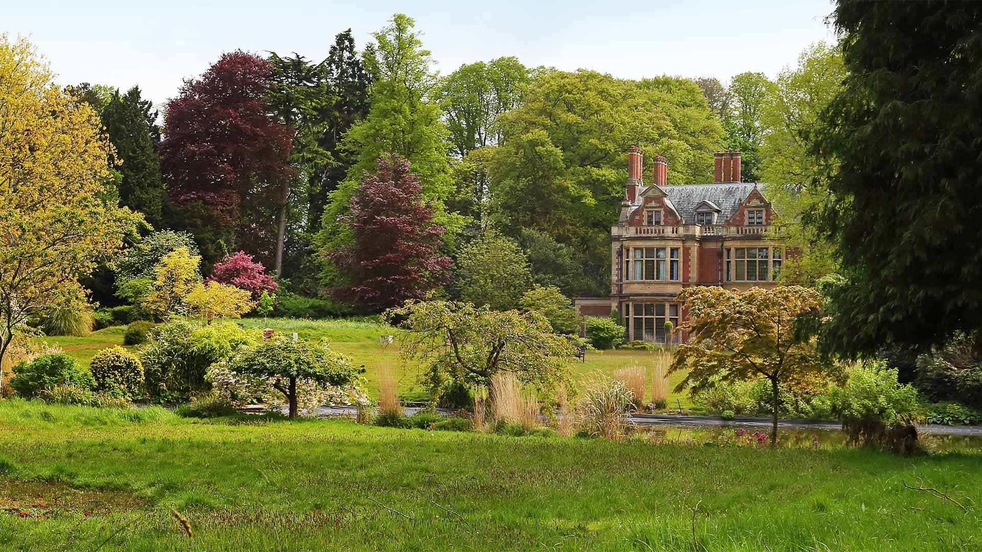 Exterior of Grove Park Nettlebed