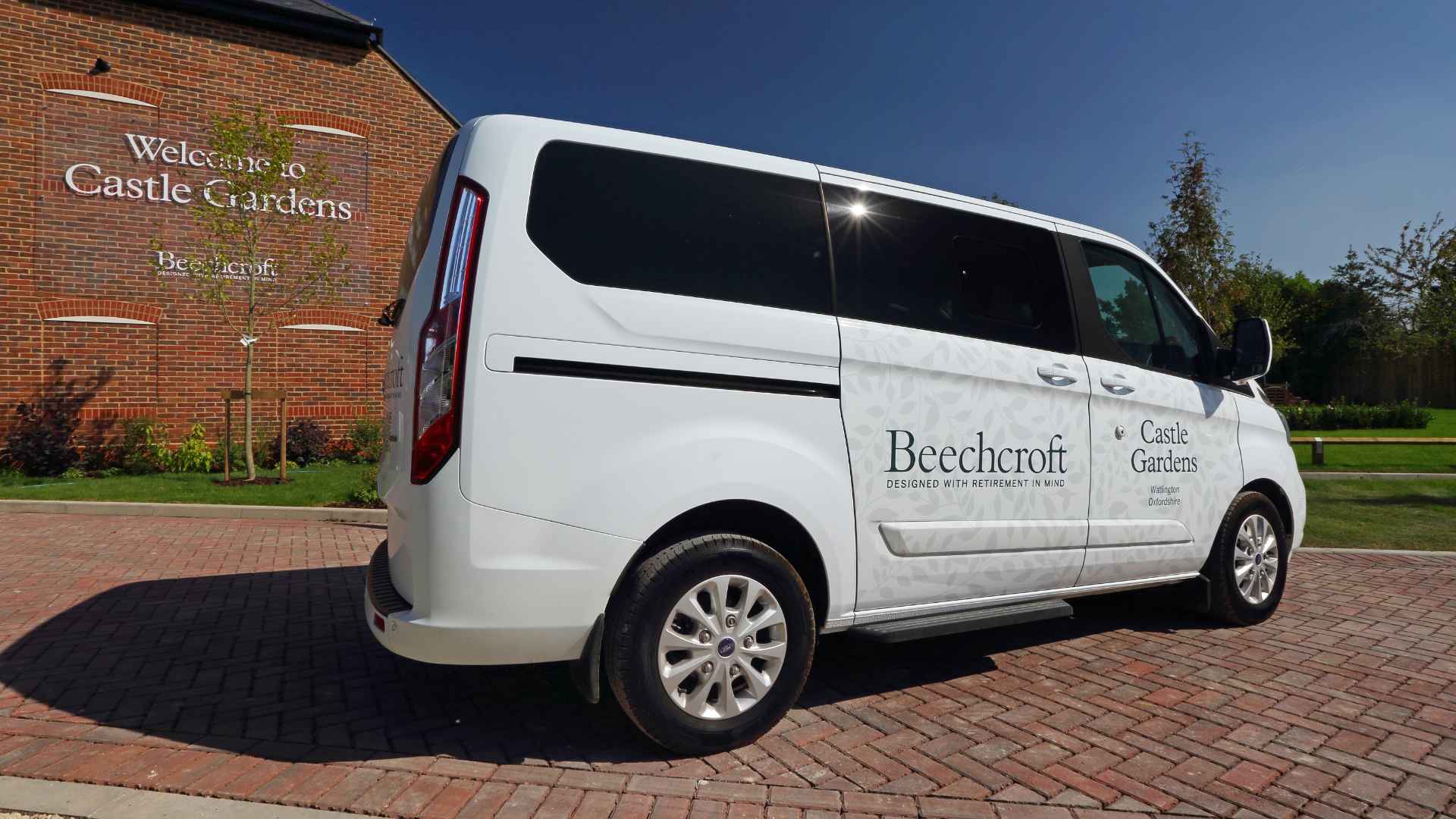 The shuttle bus at Castle Gardens, Watlington