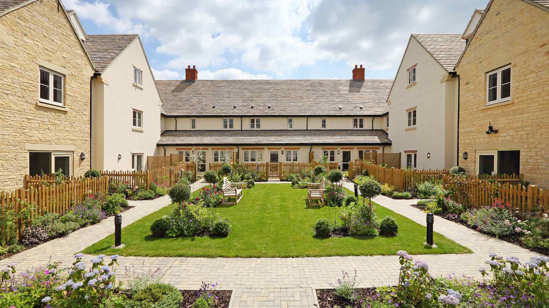 Cotswold Gate, Burford