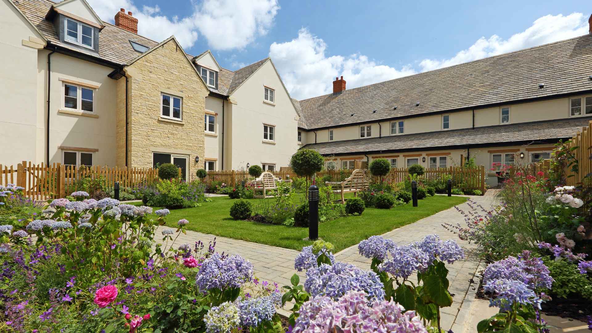 Cotswold Gate, Burford