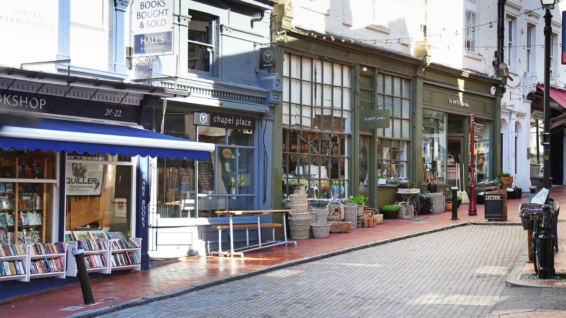 Cotswold stone building 