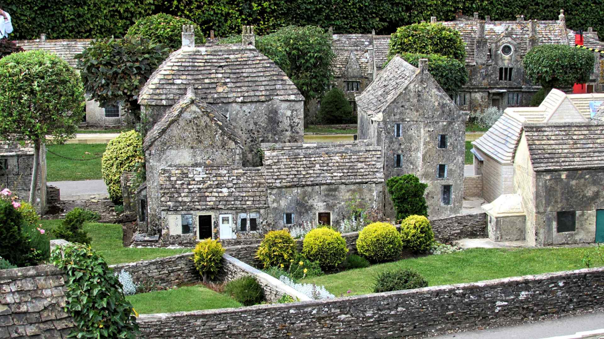 Bourton on the Water model village