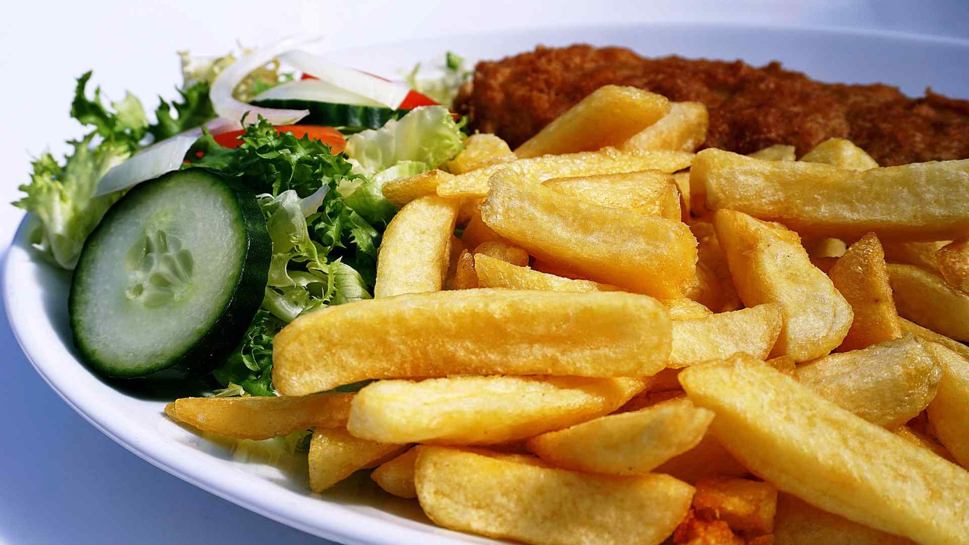 Fish and chips with salad